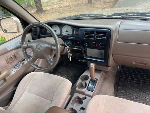 ឡានលក់បងប្អូនToyota Tacomaឆ្នាំ2001ប៉ុង1សាំងហ្គាស់ហើយស្រេចតំលៃត្រឹមតែ9500$ចរចារខ្លះរៀបចំហើយស្រេច