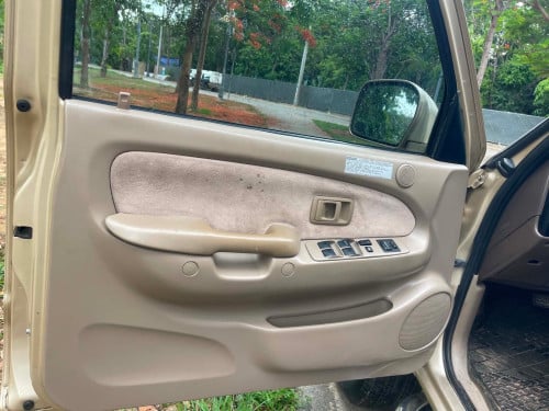 ឡានលក់បងប្អូនToyota Tacomaឆ្នាំ2001ប៉ុង1សាំងហ្គាស់ហើយស្រេចតំលៃត្រឹមតែ9500$ចរចារខ្លះរៀបចំហើយស្រេច