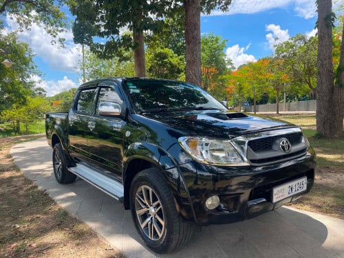 ឡានលក់Toyota Vigoឆ្នាំ2007Full Optionប៉ុង2កាប់ពីតាស់ក្រុមហ៊ុនឆ្វេងសុីនតំលៃ19800$ចុះបានខ្លះរៀបហើយល្អ