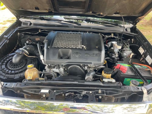 ឡានលក់Toyota Vigoឆ្នាំ2007Full Optionប៉ុង2កាប់ពីតាស់ក្រុមហ៊ុនឆ្វេងសុីនតំលៃ19800$ចុះបានខ្លះរៀបហើយល្អ