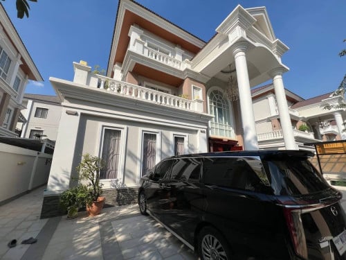 🏠 វីឡាទោលលក់បន្ទាន់ ទីតាំងបុរី ប៉េង ហួត ដឹស្តា មេរាហ្កាដិន , Urgent sale