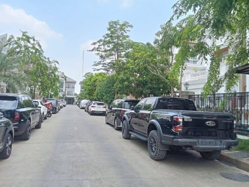 🏠 វីឡាទោលលក់បន្ទាន់ ទីតាំងបុរី ប៉េង ហួត ដឹស្តា មេរាហ្កាដិន , Urgent sale