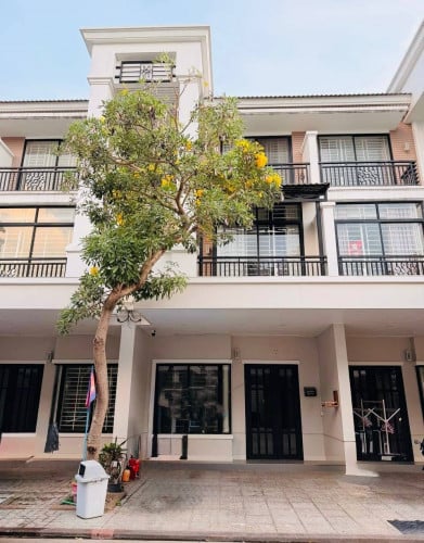 🏡 LA Villa for Rent at Borey Peng Huoth Boeung Snor (Delta Project)