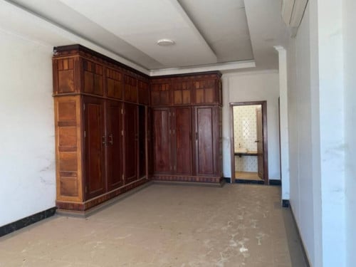 🏦House Available for Urgent Sale at a Special Price (Negotiable).