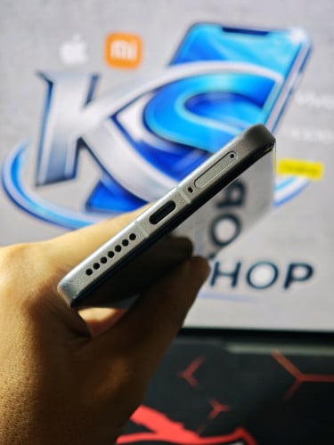 📱Xiaomi 15 Pro / China  💾RAM12G+12G/ Storage256G✅នៅស្អាត98.5%👉មានថែមឆ្នាំងសាក+ខេសស្គ្រីន