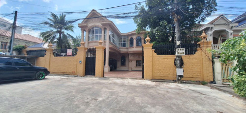 06 bedroom Building for rent