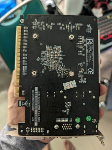 1050 ti 4Gb 1 45$ មាន២គ្រាប់ GT730 4Gb 30$