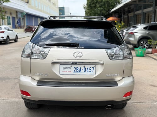 2004 - ទឹក​ថ្នាំ​ សុីនមួយជុំ​