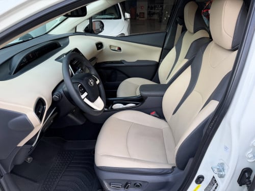 2016 Prius (opt4) កៅអី​ចុច​ wireless charge BSM ក្រដាស់ពន្ធ​