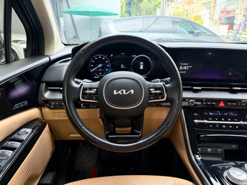 2022 KIA CARNIVAL 11កៅអី Full option