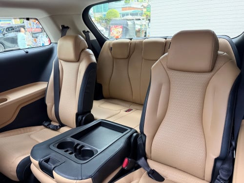 2022 KIA CARNIVAL 11កៅអី Full option