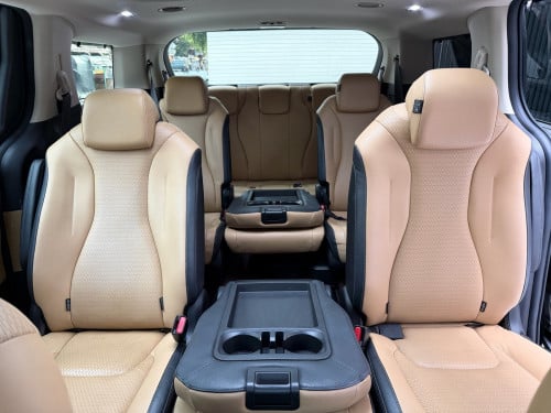 2022 KIA CARNIVAL 11កៅអី Full option