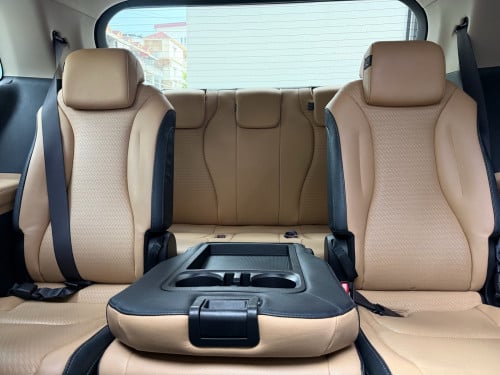 2022 KIA CARNIVAL 11កៅអី Full option