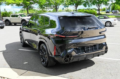 2023 BMW XM(ឡានកម្មង់)