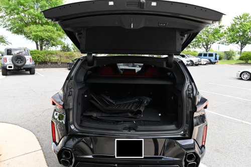 2023 BMW XM(ឡានកម្មង់)