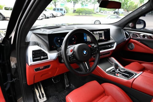 2023 BMW XM(ឡានកម្មង់)