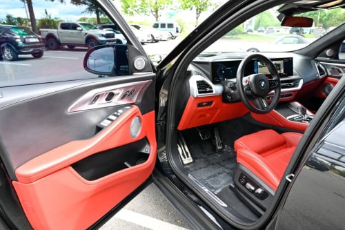 2023 BMW XM(ឡានកម្មង់)