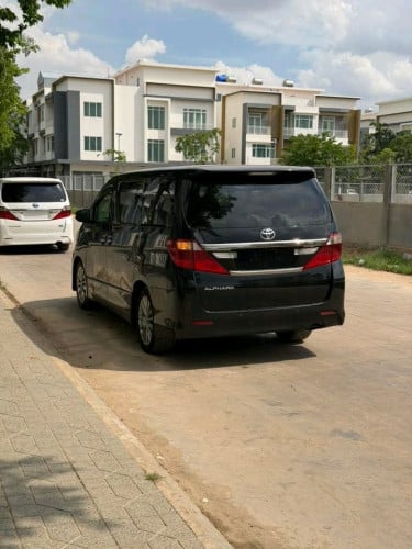 ALPHARD 2013