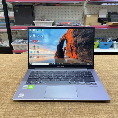 Asus Adolbook