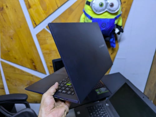 Asus X513EA core i3-1115G4/ram8/SSD256/15.6inch