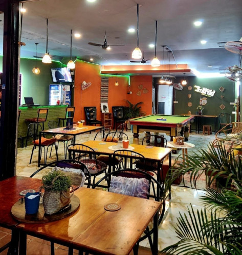 Bar / Restaurant business for sale on BBU road / អាជីវកម្មបារ/ភោជនីយដ្ឋានសម្រាប់លក់នៅលើផ្លូវ BBU