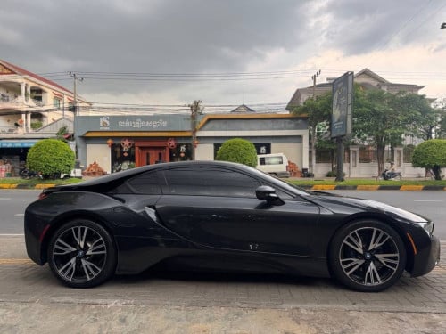 BM i8