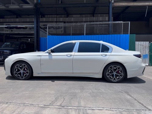 BMW 740 Li 012 up 2025