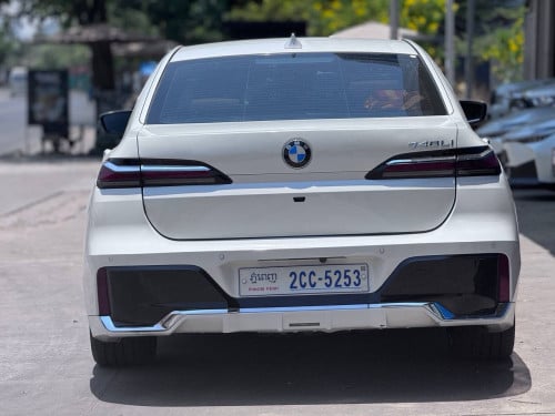 BMW 740 Li 012 up 2025