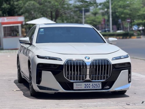 BMW 740 Li 012 up 2025