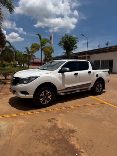 BT50ម៉ាសុីនធំអូតូប៉ុង២ឆ្វេងហ្សុីន
