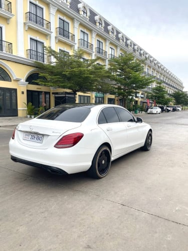 C300
