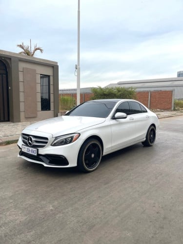 C300