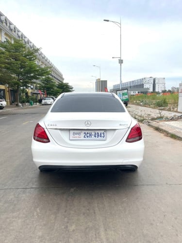 C300
