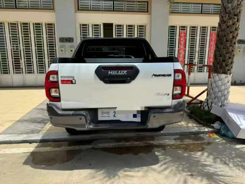 car for Rent / 租车 TOYOTA Hilux 2025
