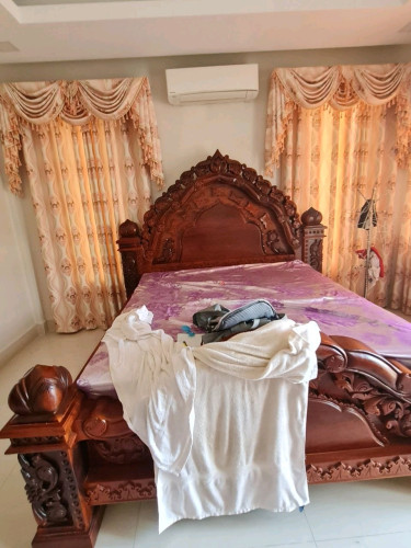 Code #KF01🏠វីឡាលក់បន្ទាន់ នៅចំការដូង• តម្លៃលក់ : $240,000 (ចរចារ)• ទំហំ : 5.5 x 12m