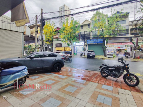 Commercial House For Rent in Tuol Tumpung