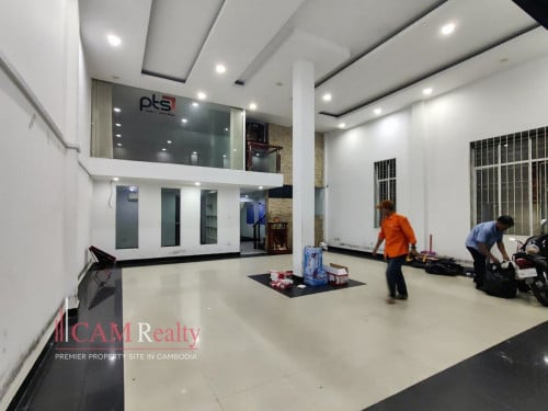 Commercial House For Rent in Tuol Tumpung