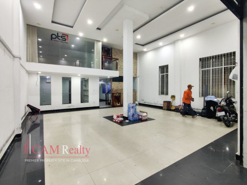 Commercial House For Rent in Tuol Tumpung