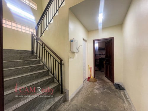 Commercial Warehouse +Villa For Rent In Tuol Kork