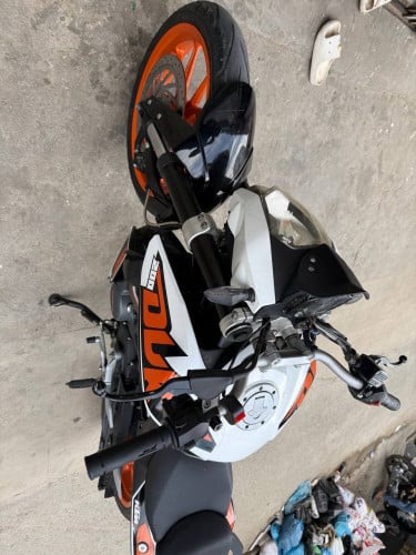Duke 200