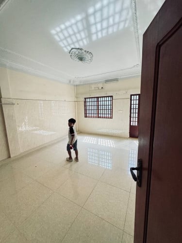 Flat house for Rent at Beoung Keng Kong3 $800 For Rent Negotiable