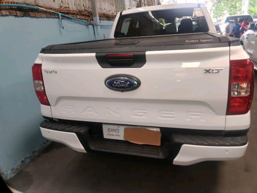 Ford ranger XLT 2023 $41,500$ ឡានខ្លាញ់គោ សំណំុដើមទាំងអស់ ធានាទិញចូលវិញ គិតតាមហាងឆេង