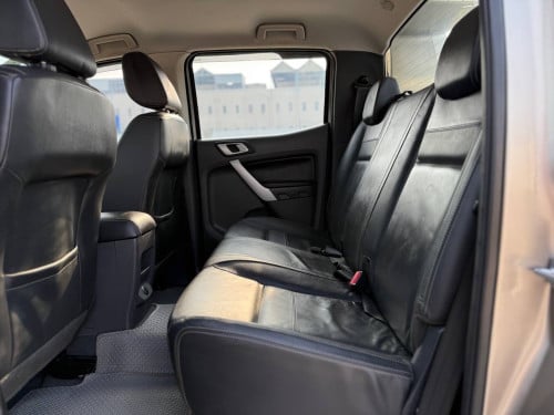 Ford ranger xlt2015 ទេីបកាត់បាន​តំលៃចចាបានទៀត