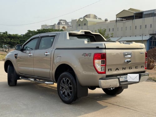 Ford ranger xlt2015 ទេីបកាត់បាន​តំលៃចចាបានទៀត