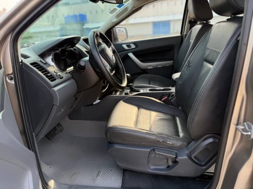 Ford ranger xlt2015 ទេីបកាត់បាន​តំលៃចចាបានទៀត
