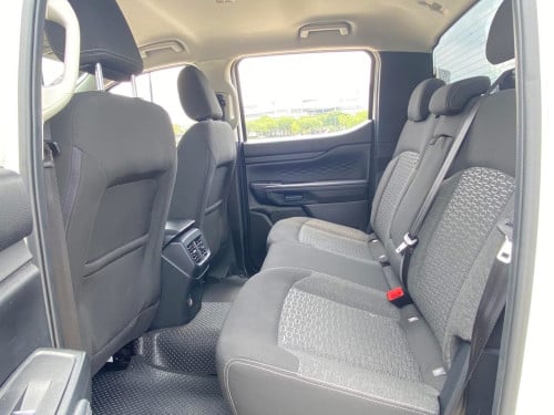 Ford ranger xlt2026 ទេីបកាត់បានប្រេីបាន7000គីឡូទេថ្មីខ្លាំង