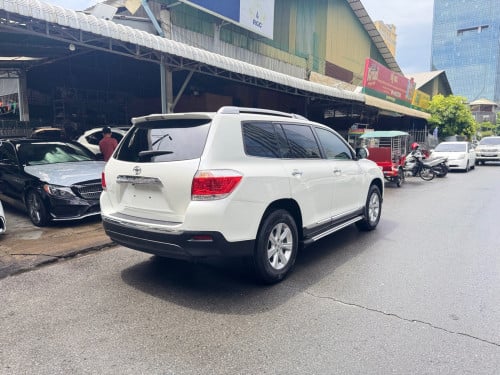 Highlander 2013 ៤ម៉ាសុីន ក្នុងលឿង ឡានមូល