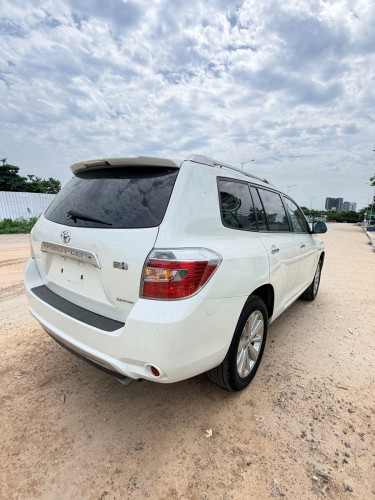 Highlander Hybrid Full Limited 2010 ពណ៌​ស​កាម៉ៃ​ ថ្នាំ​សុីន​មួយ​ជុំ​ សាច់​ដែក​ថ្មី​