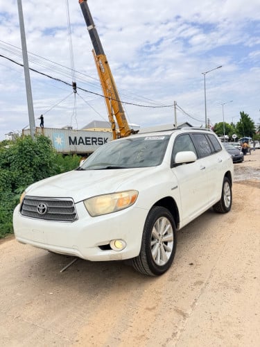 Highlander Hybrid Full Limited 2010 ពណ៌​ស​កាម៉ៃ​ ថ្នាំ​សុីន​មួយ​ជុំ​ សាច់​ដែក​ថ្មី​