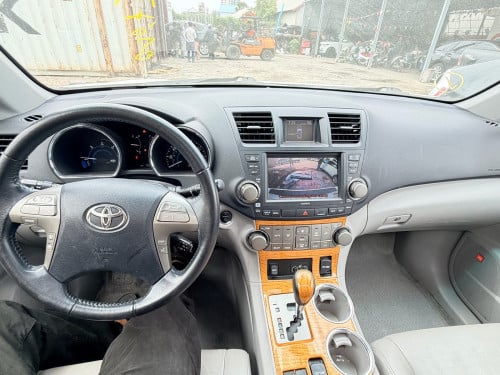 Highlander Hybrid Full Limited 2010 ពណ៌​ស​កាម៉ៃ​ ថ្នាំ​សុីន​មួយ​ជុំ​ សាច់​ដែក​ថ្មី​